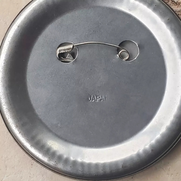 1960s 1970s big peace button - Picture 2 of 2